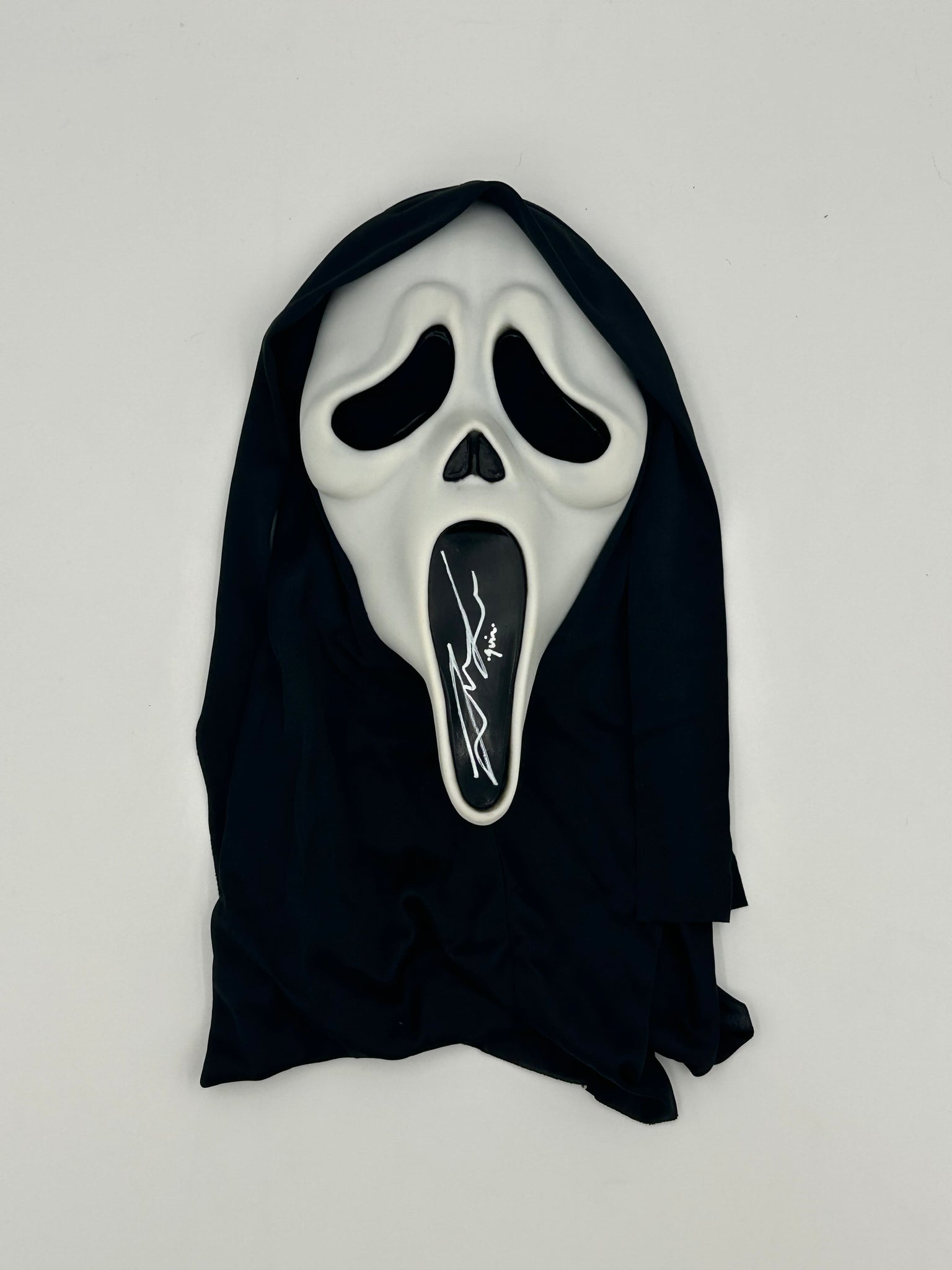Liana Liberato Signed "SCREAM" Ghostface Mask (JSA Witnessed)